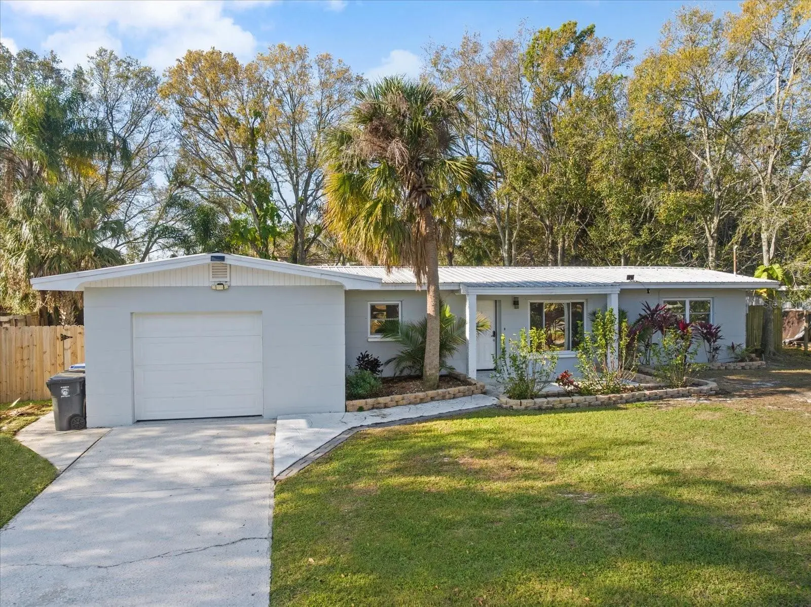 432 Country Club Drive, FL