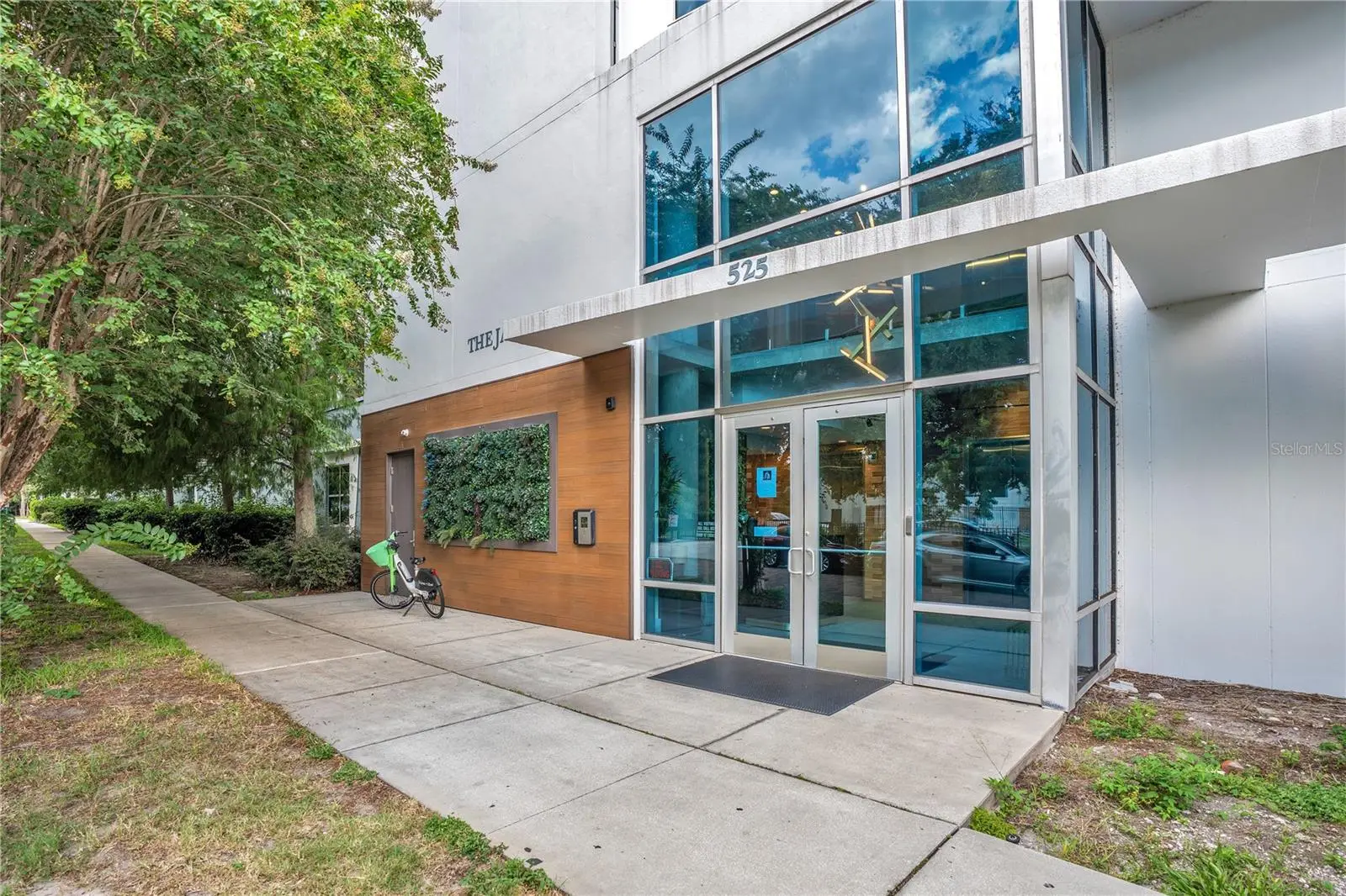 525 Jackson Street, FL