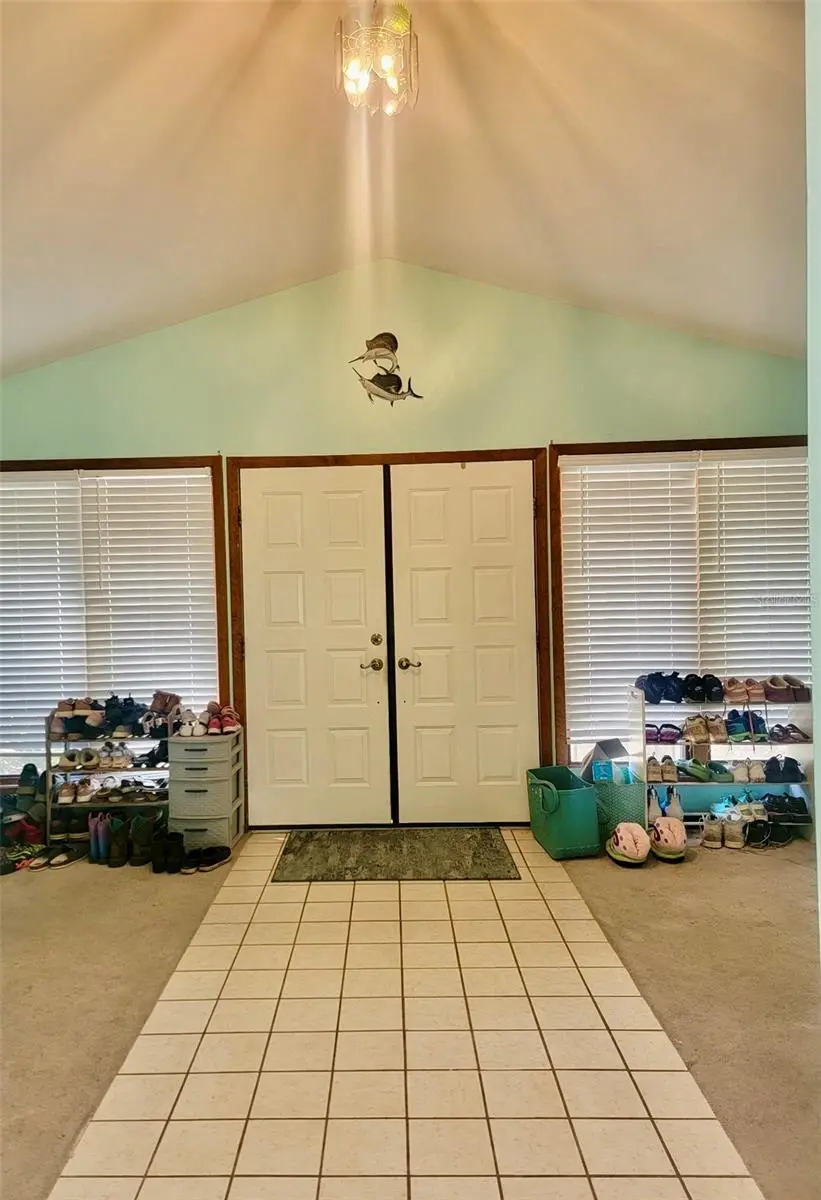 585 Foresthill Place, FL