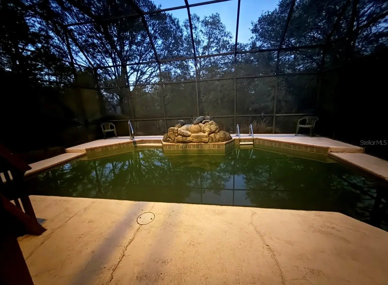 585 Foresthill Place, FL