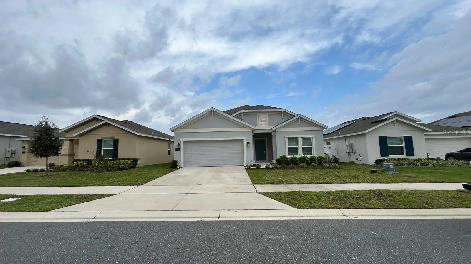 913 Laurel View Way, FL