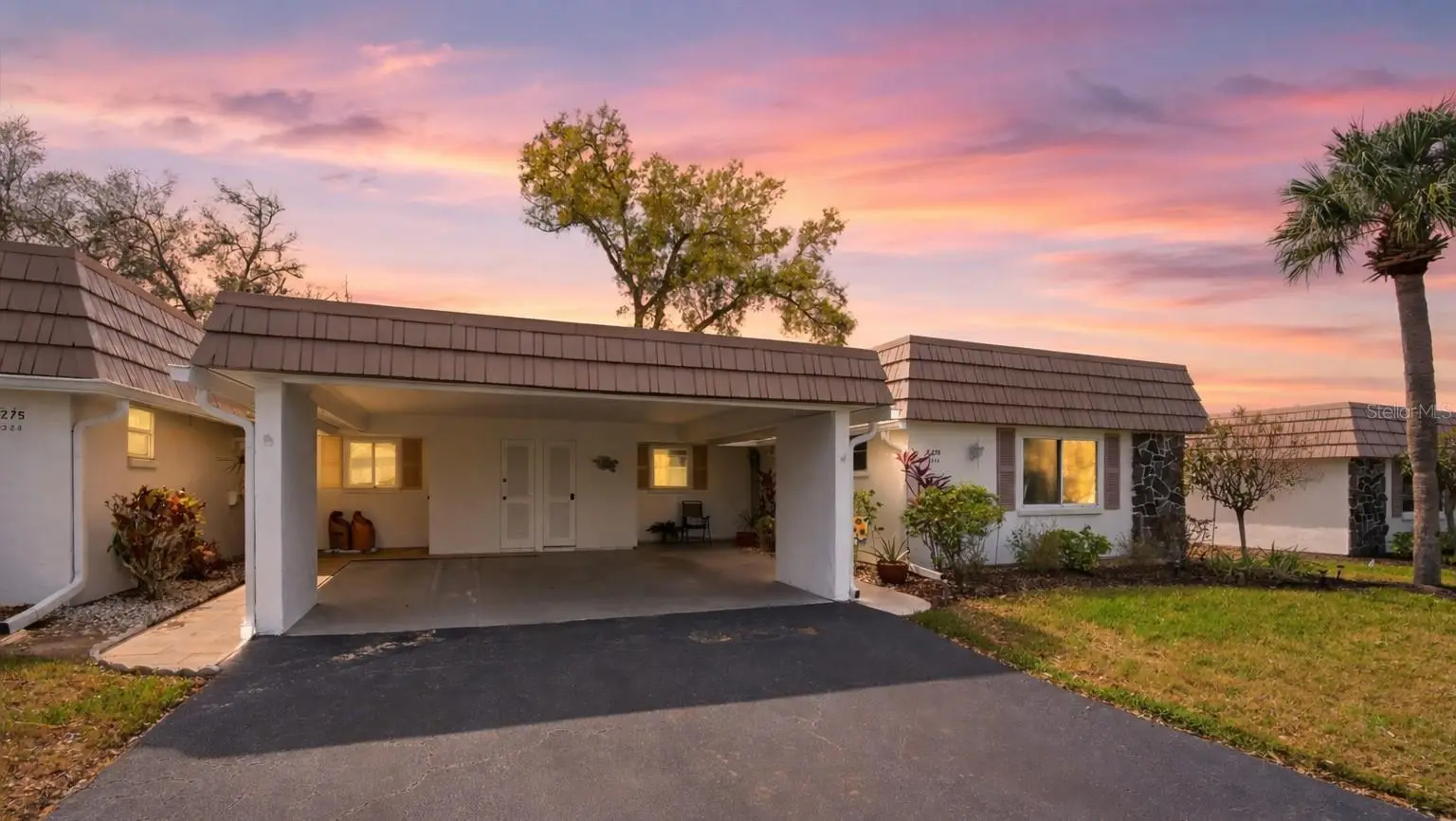2320 Aquabluff Place, FL