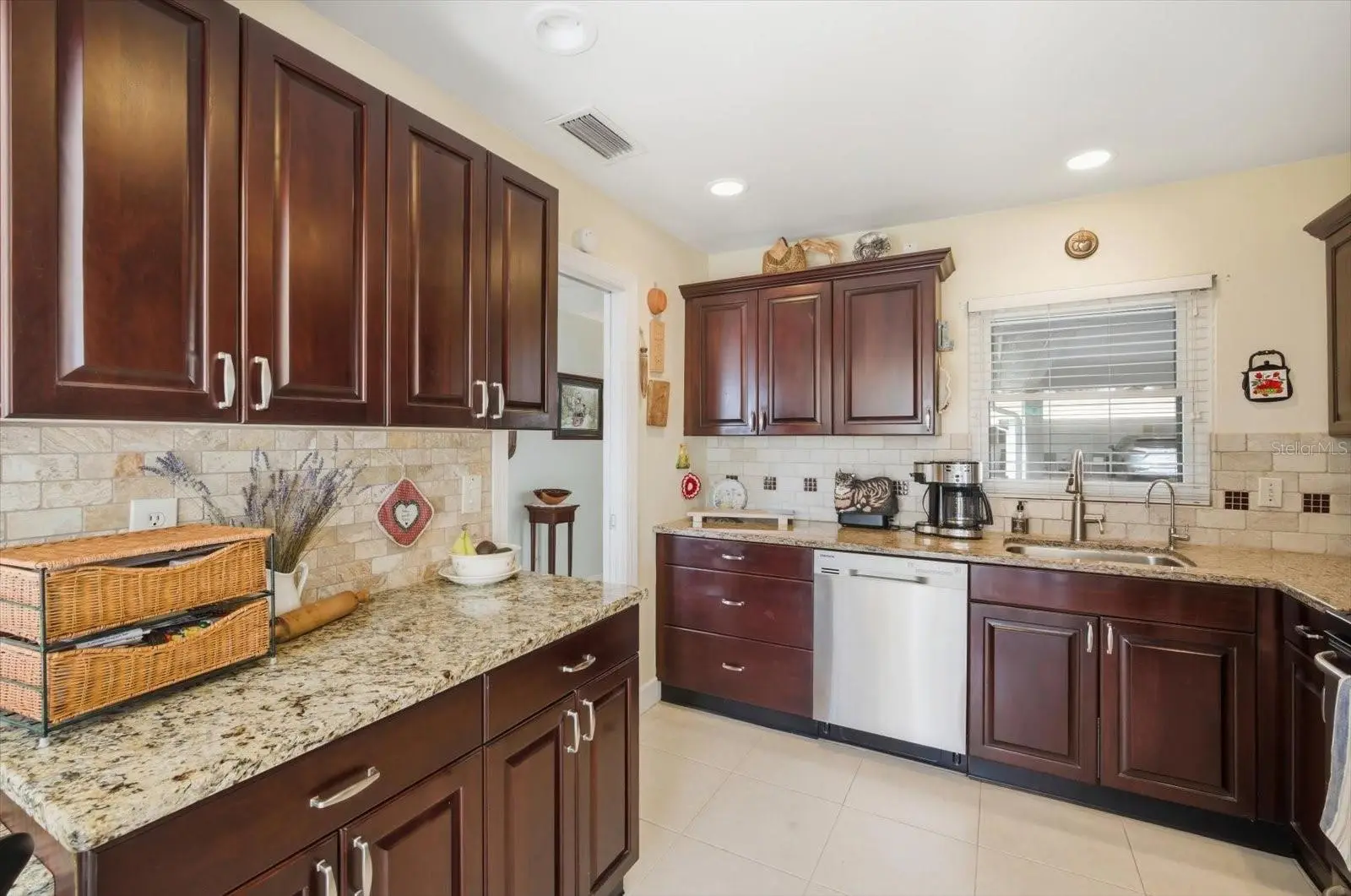 2320 Aquabluff Place, FL