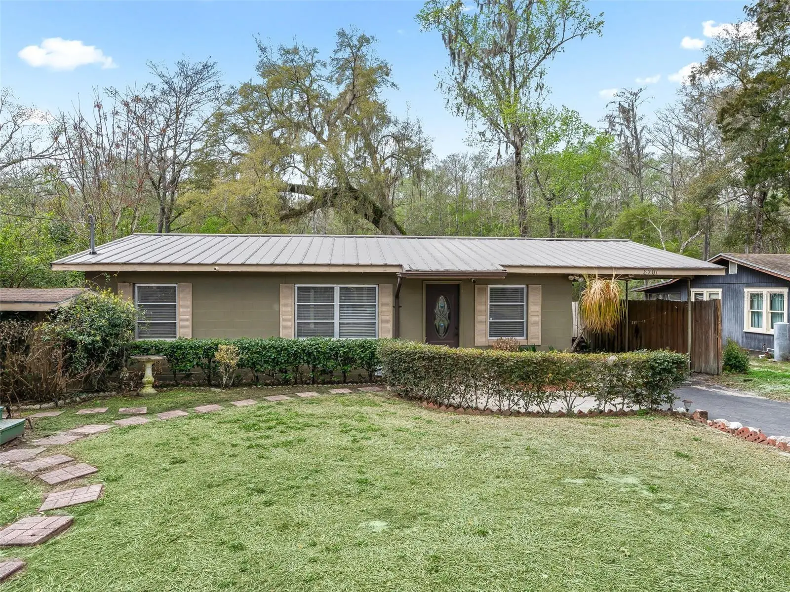 8701 Cr 647 S, FL