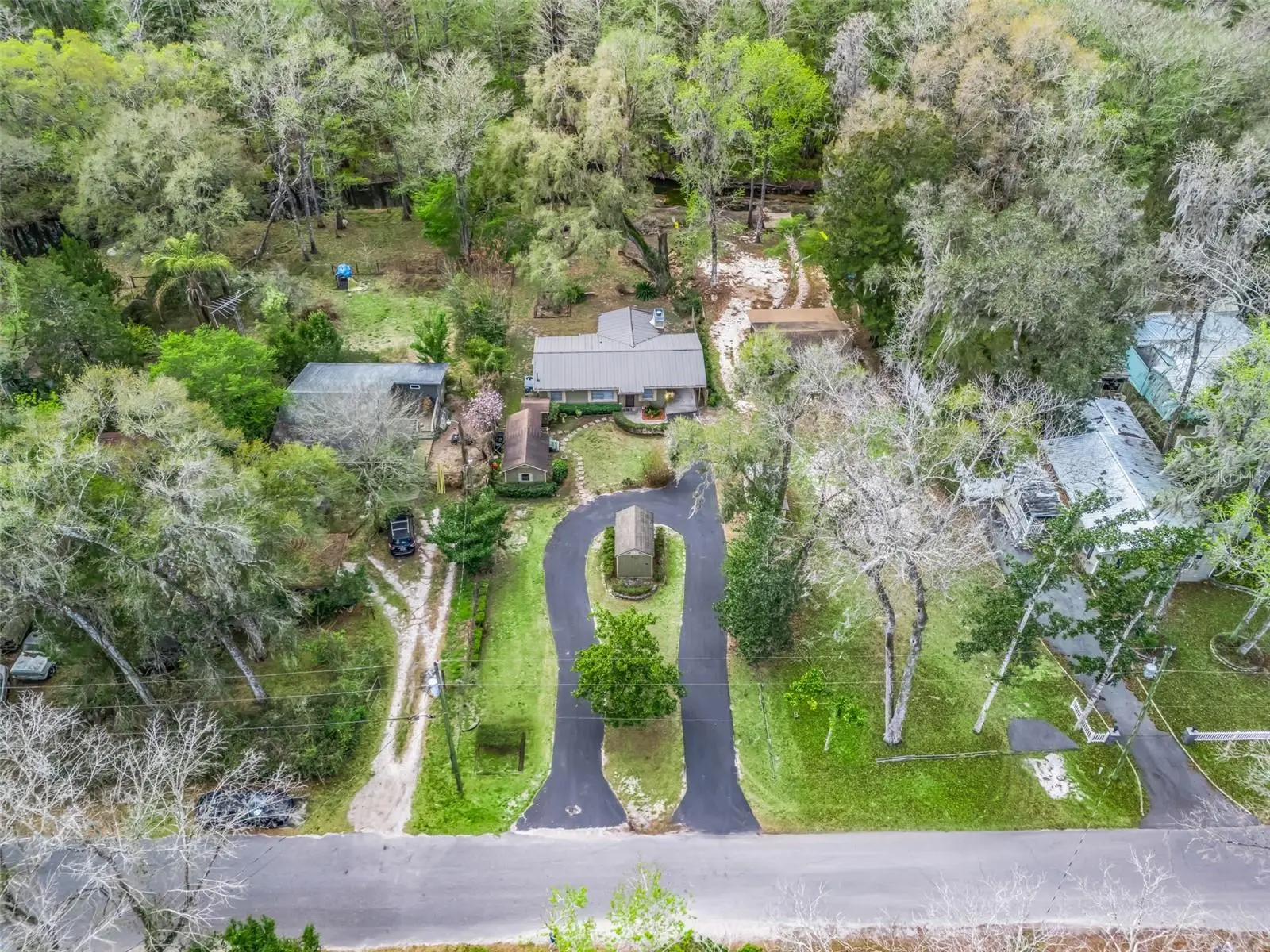 8701 Cr 647 S, FL