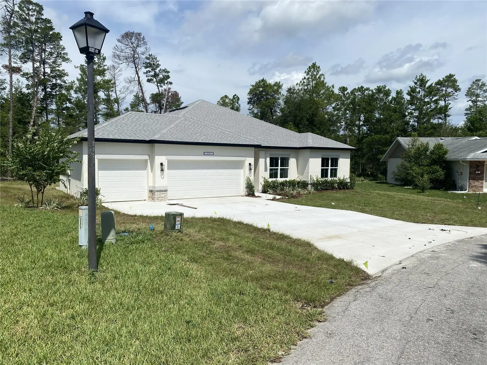 4 Bellis Court, FL
