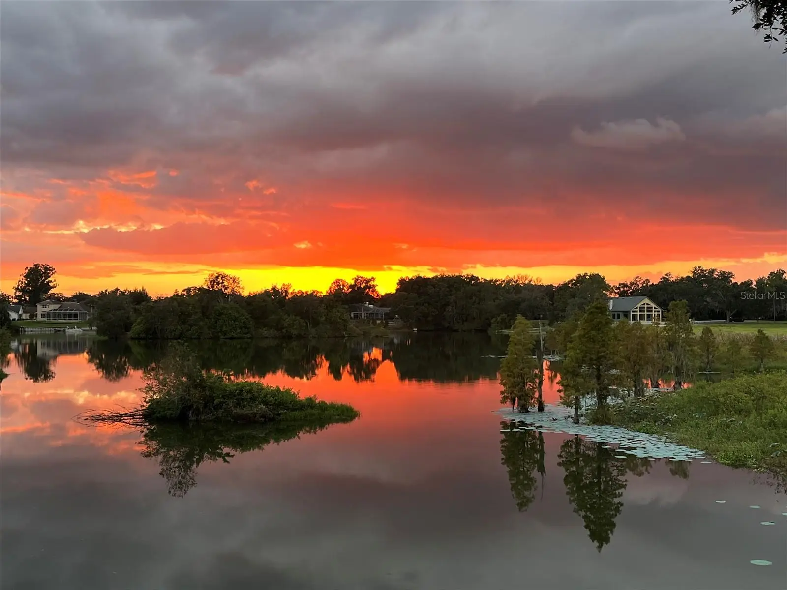858 Hanover Way, FL