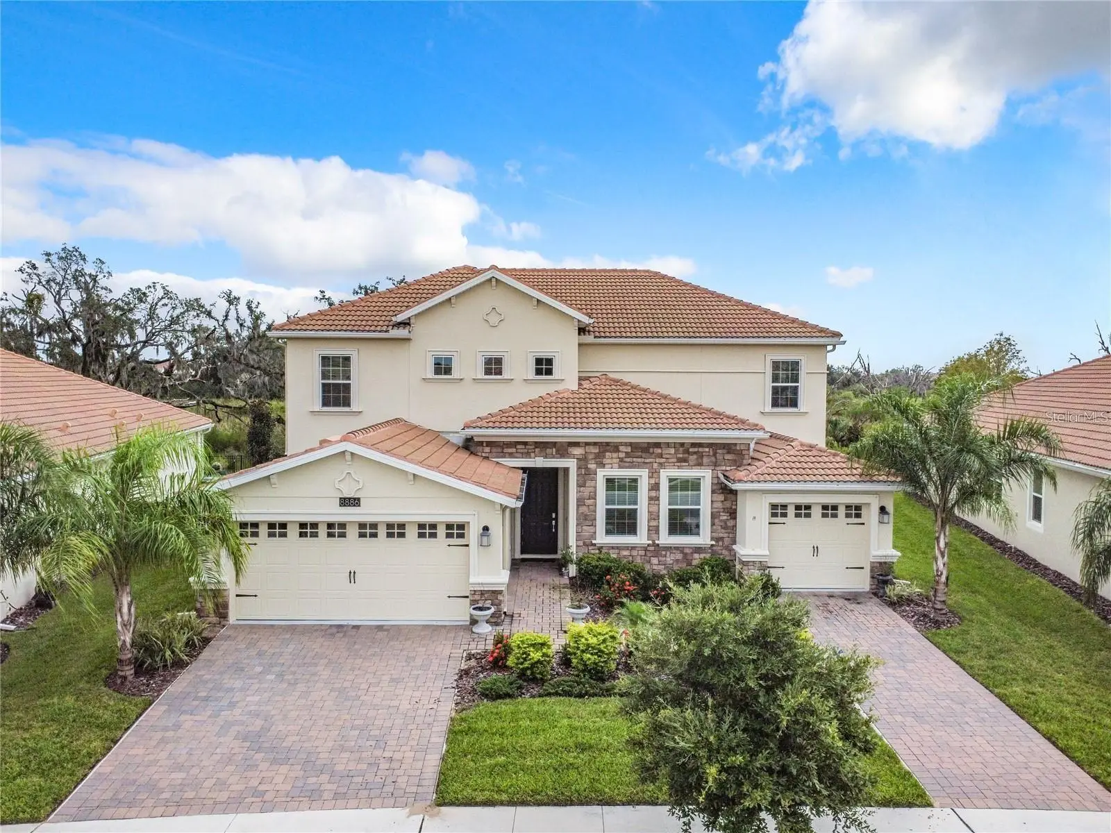 8886 Fallen Oak Drive, FL