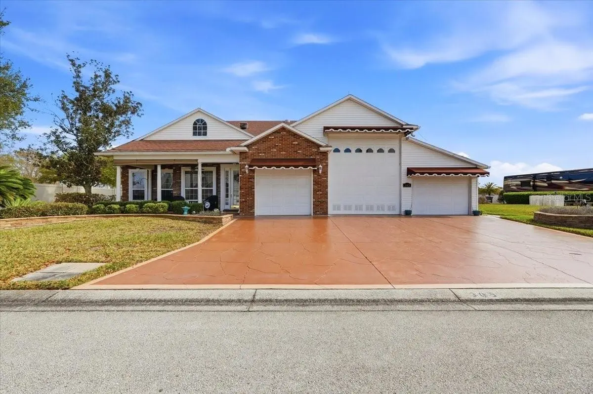 305 Motorcoach Drive, FL