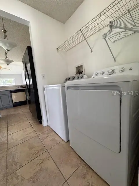 2405 Lincolnshire Court, FL