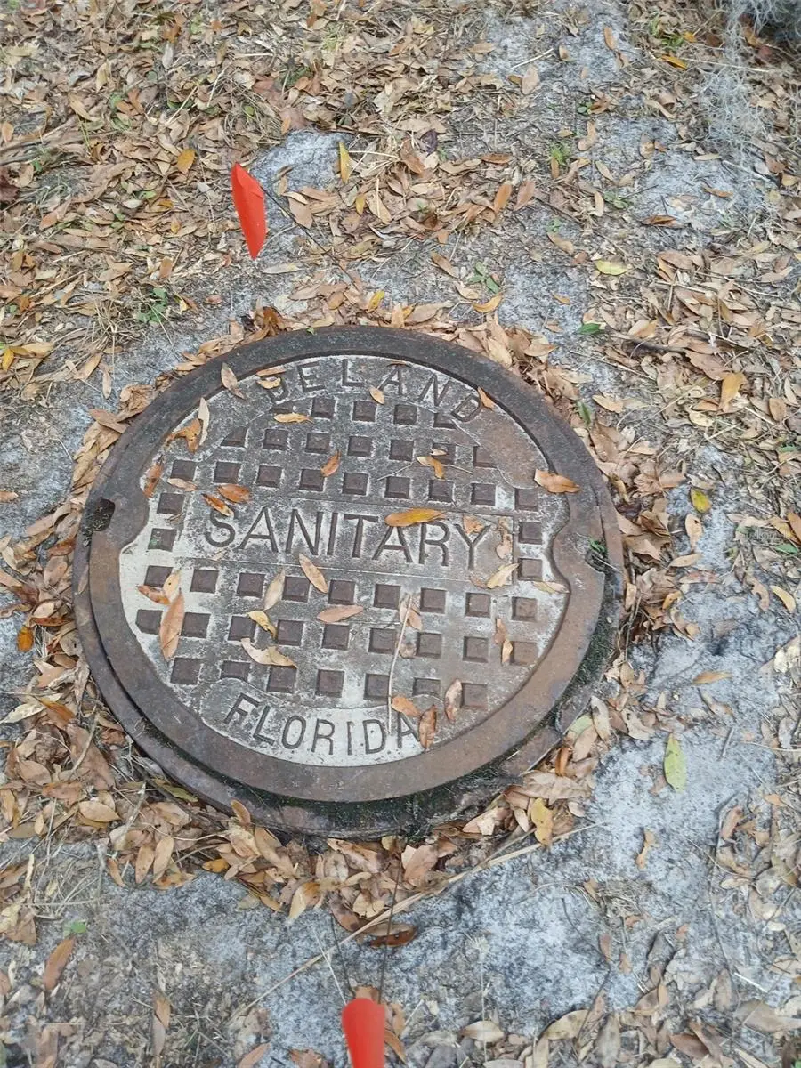 E Hubbard Avenue, FL