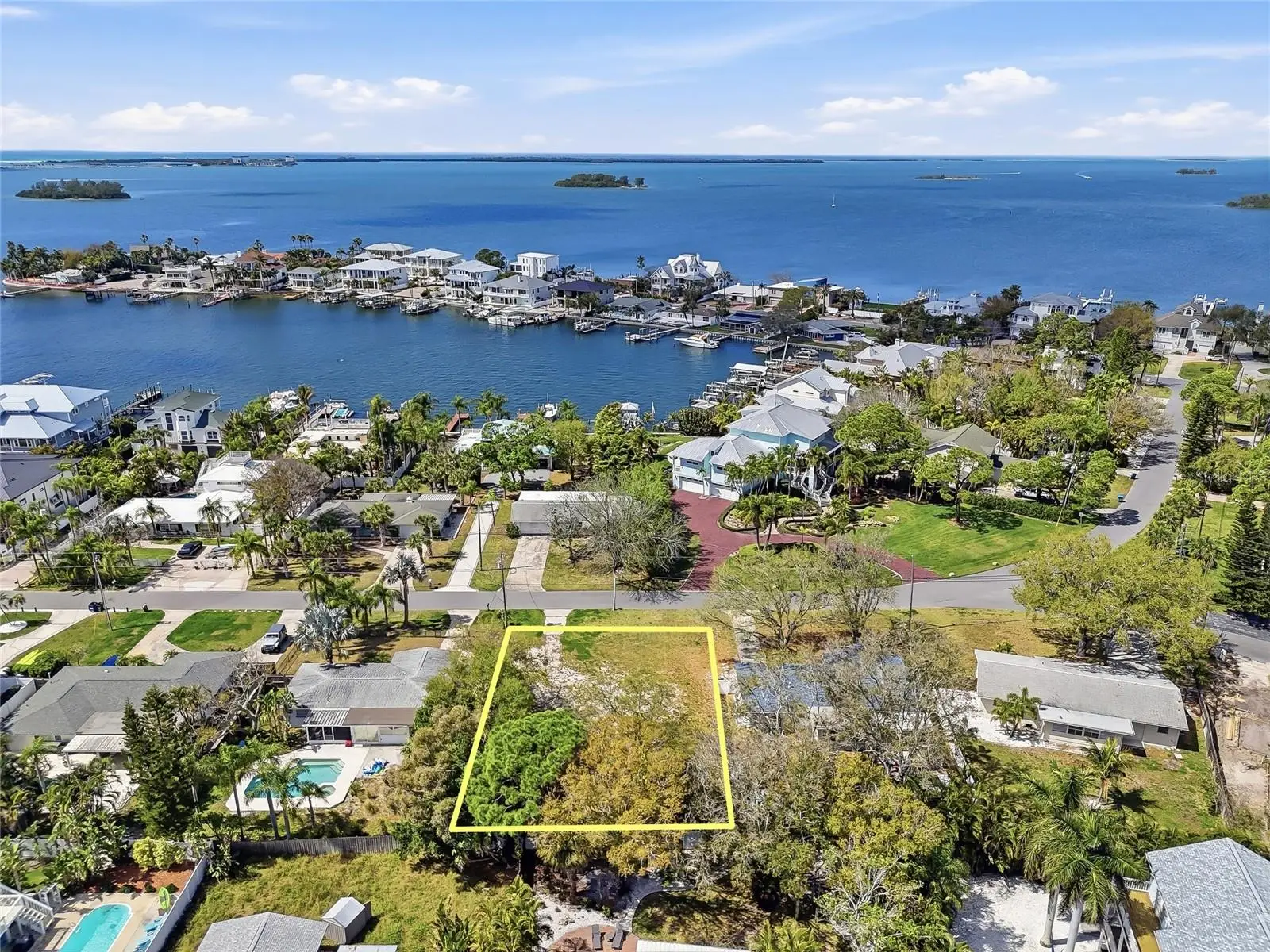 216 Shore Drive, FL