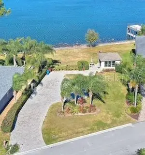 714 Meandering Way, FL