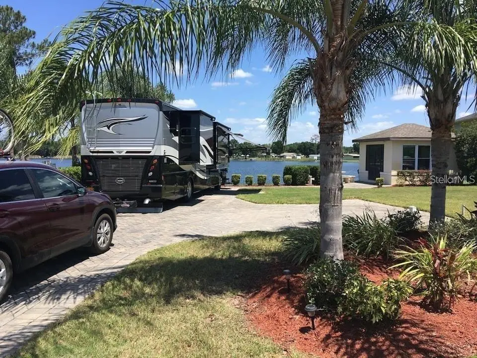 714 Meandering Way, FL