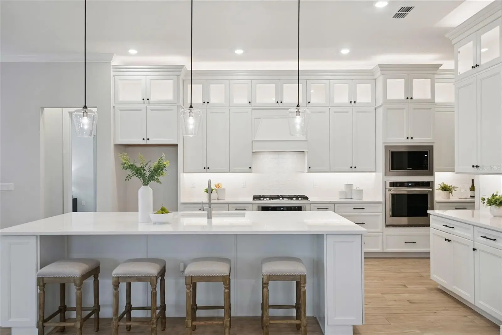 2555 Pine Preserve Court, FL