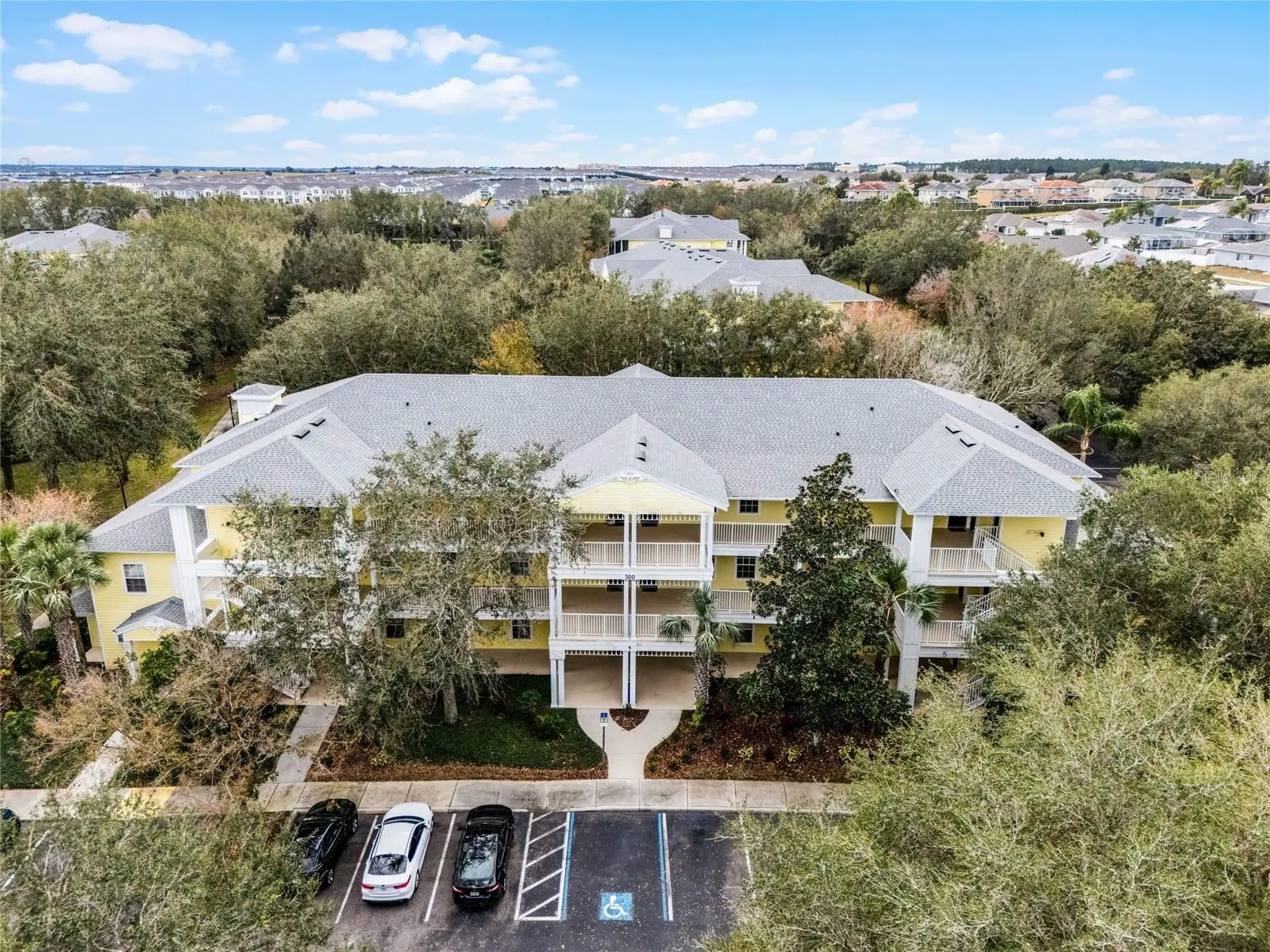 312 Lucaya Loop, FL