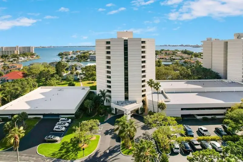 5940 Pelican Bay Plaza, FL