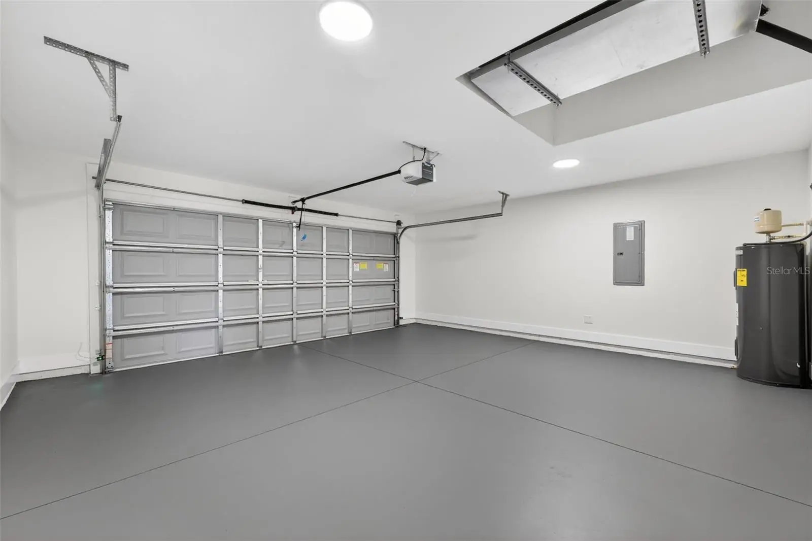 10 Locust Loop Circle, FL