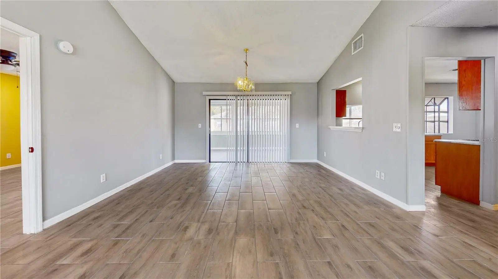 305 Medina Court, FL