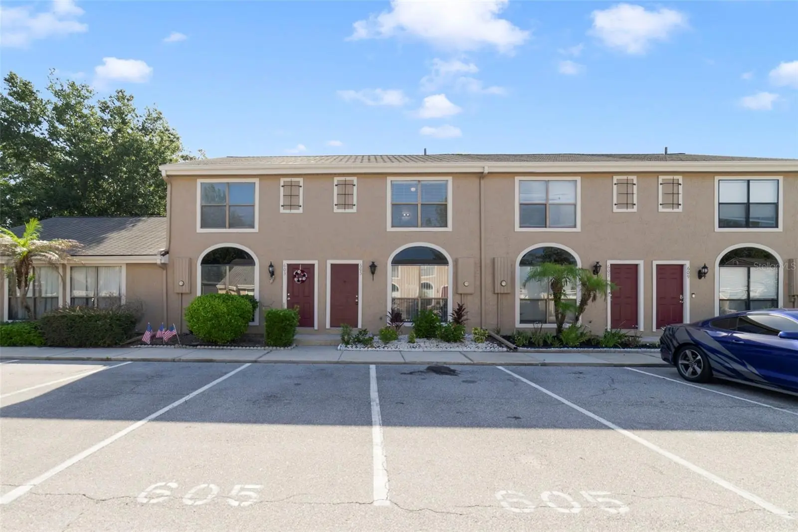 605 Casa Park Court, FL
