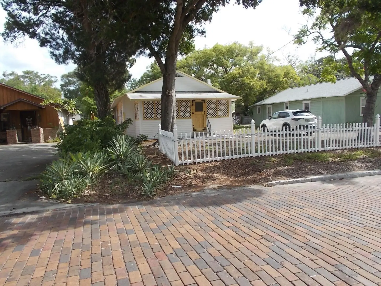 518 6th Avenue, FL