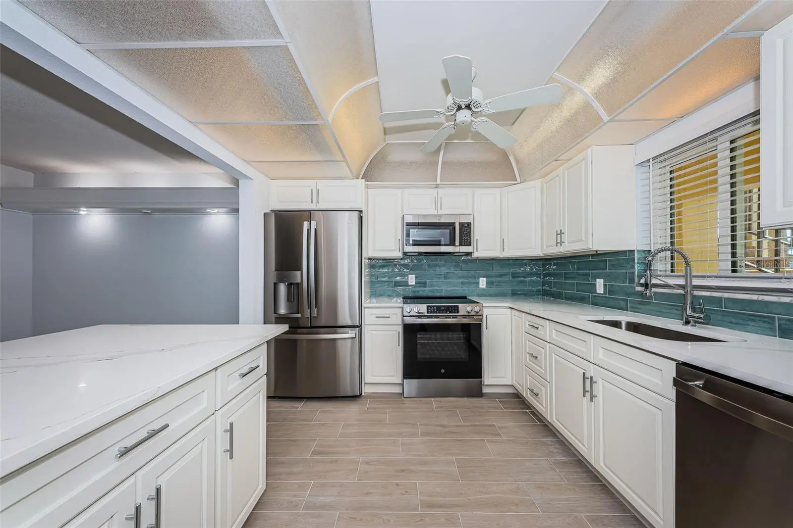 4700 Cove Circle, FL