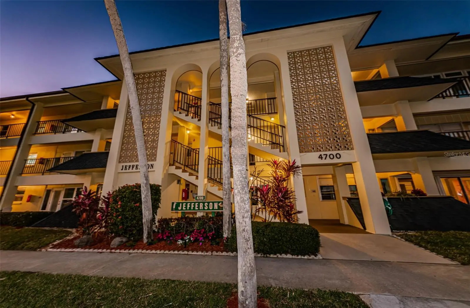 4700 Cove Circle, FL