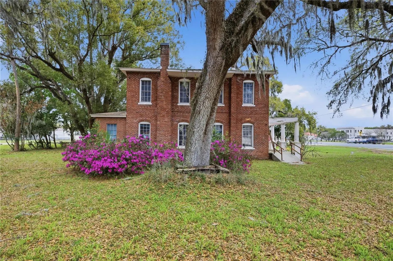 120 Main Street, FL