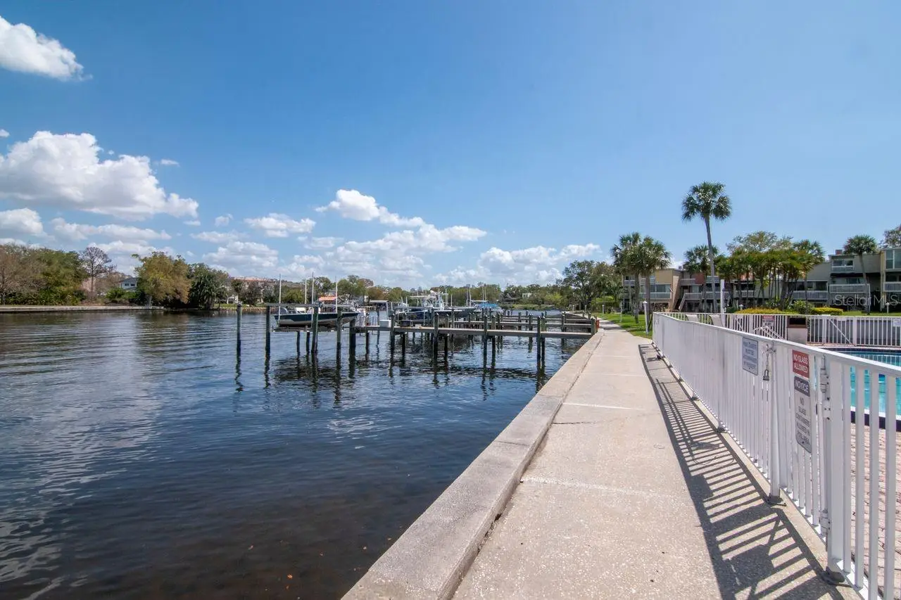 2424 Tampa Bay Boulevard, FL