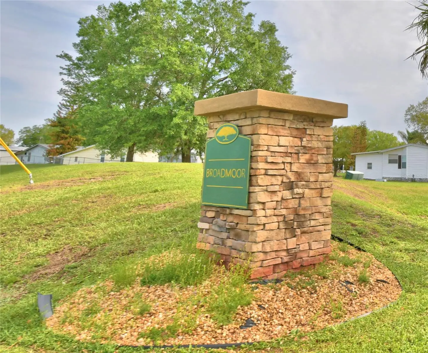 2737 Cranmoor Drive, FL