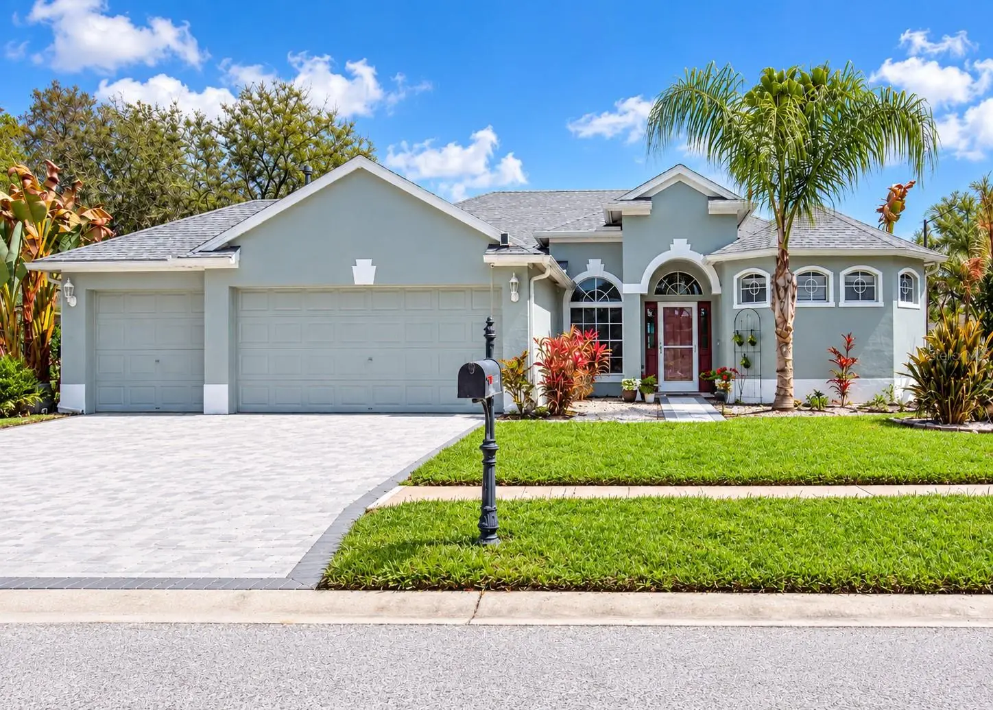 1422 Tawnyberry Court, FL