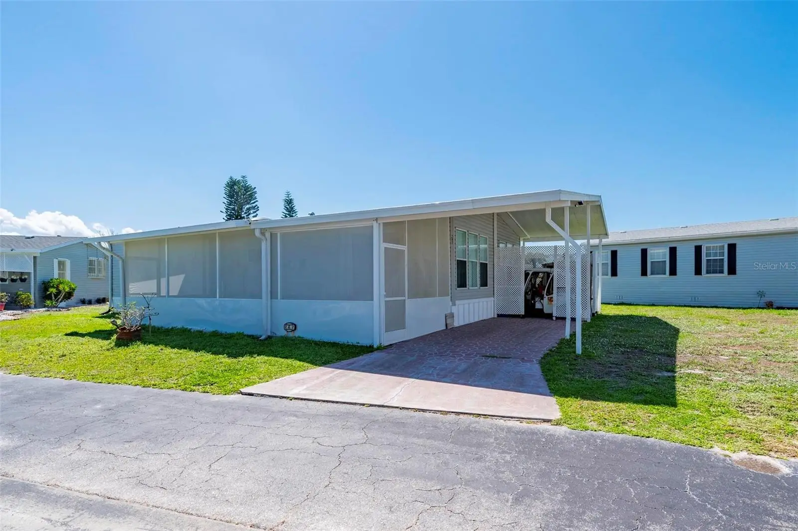 1000 Kings Highway, FL