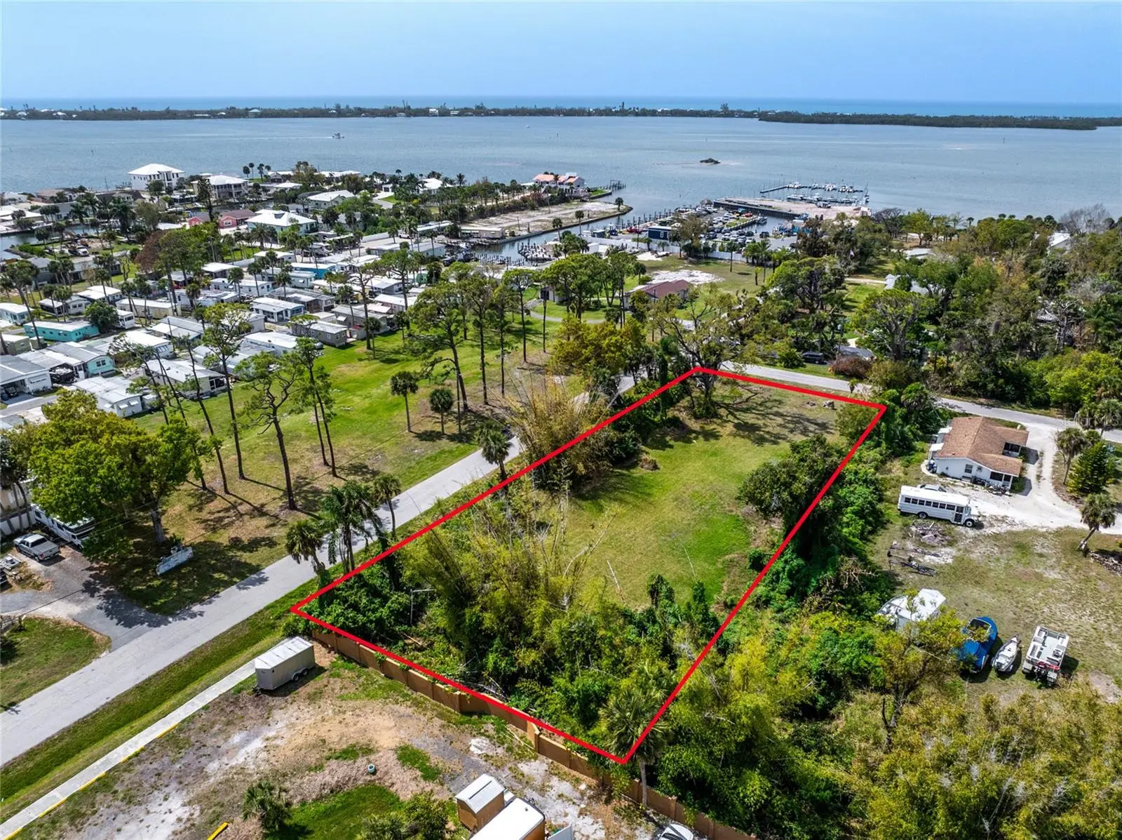Pineapple Street, FL