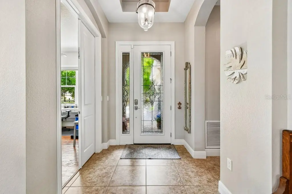 112 Suffolk Court, FL