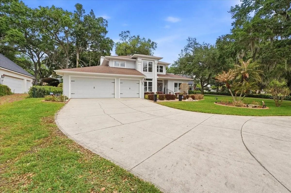 2000 Lake Ariana Boulevard, FL