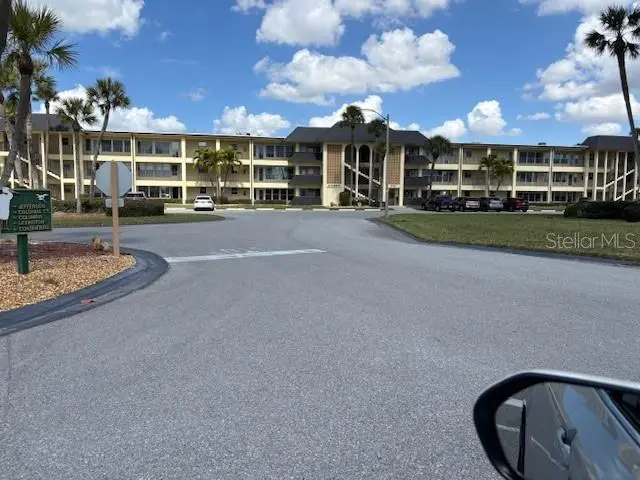4700 Cove Circle, FL