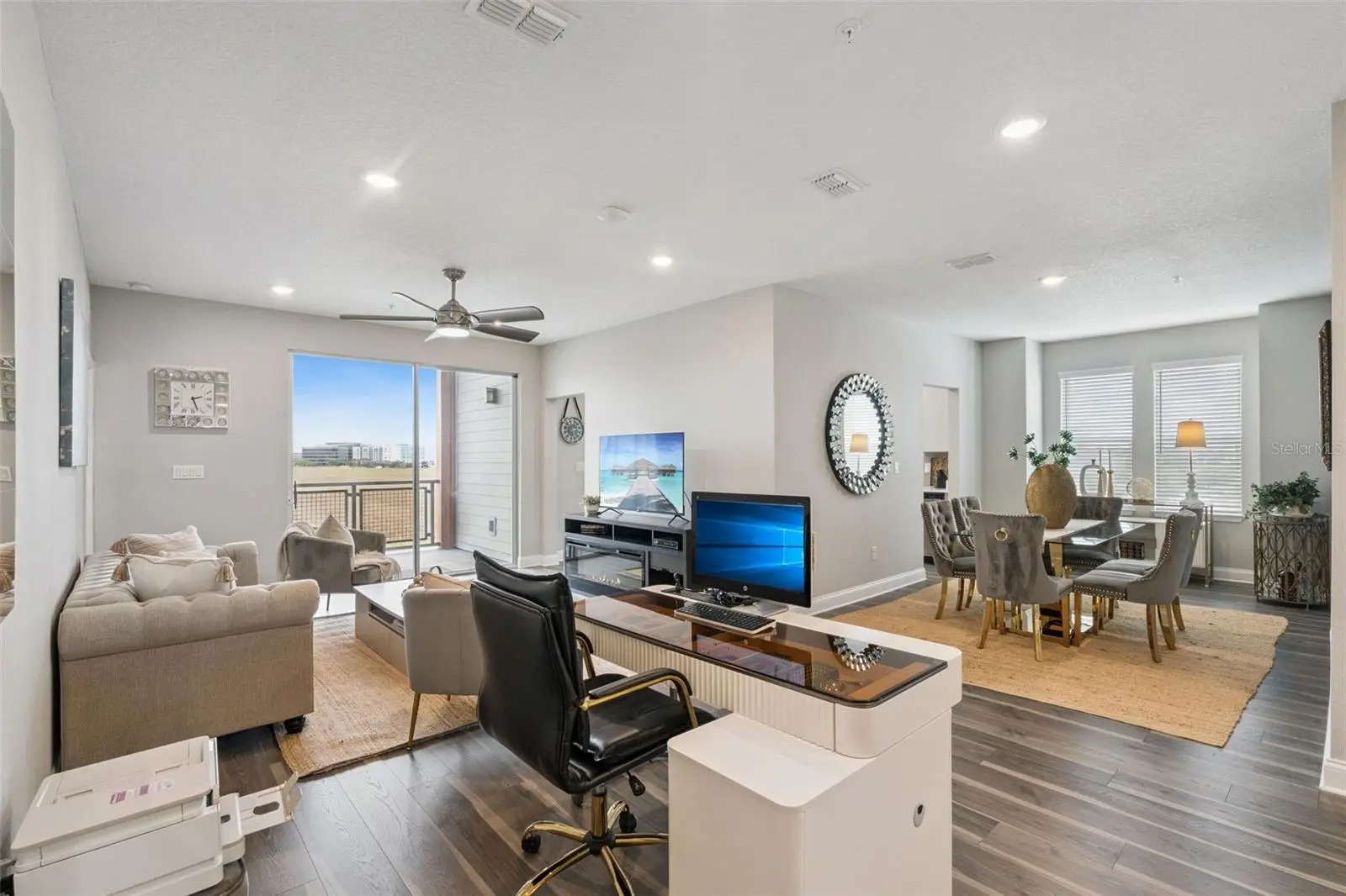 7521 Laureate Boulevard, FL