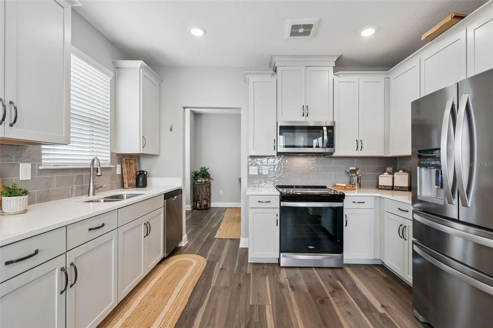 7521 Laureate Boulevard, FL