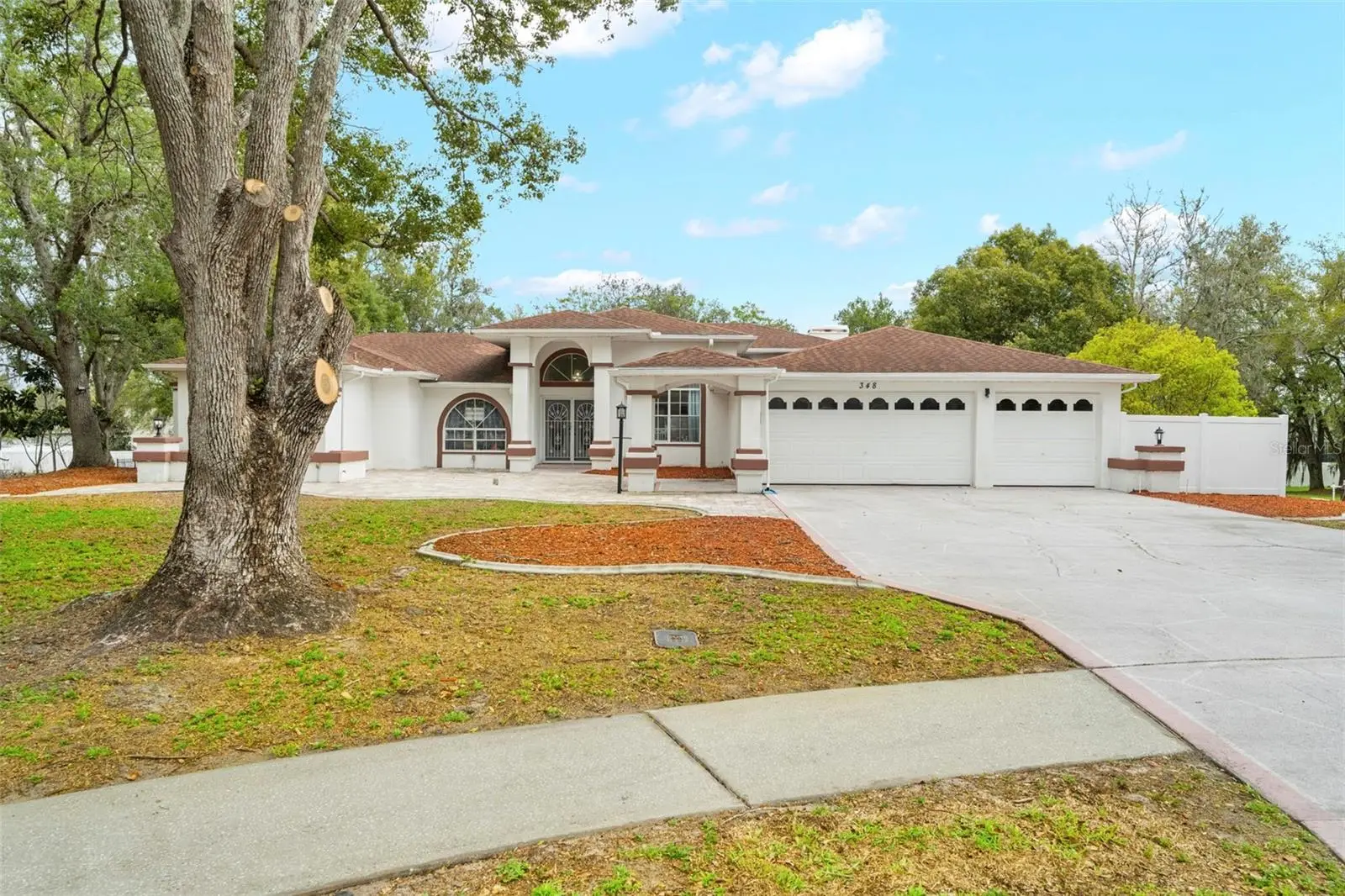 348 Florian Way, FL