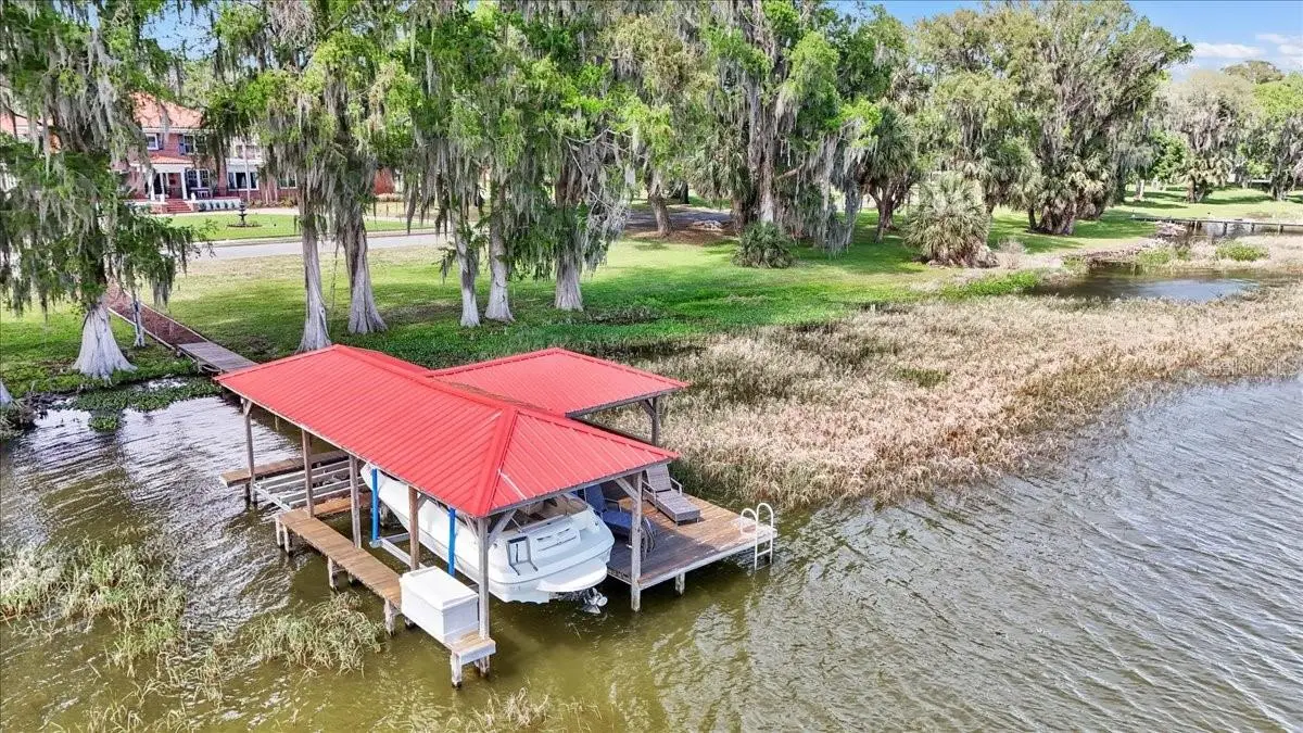 405 Lakeshore Drive, FL