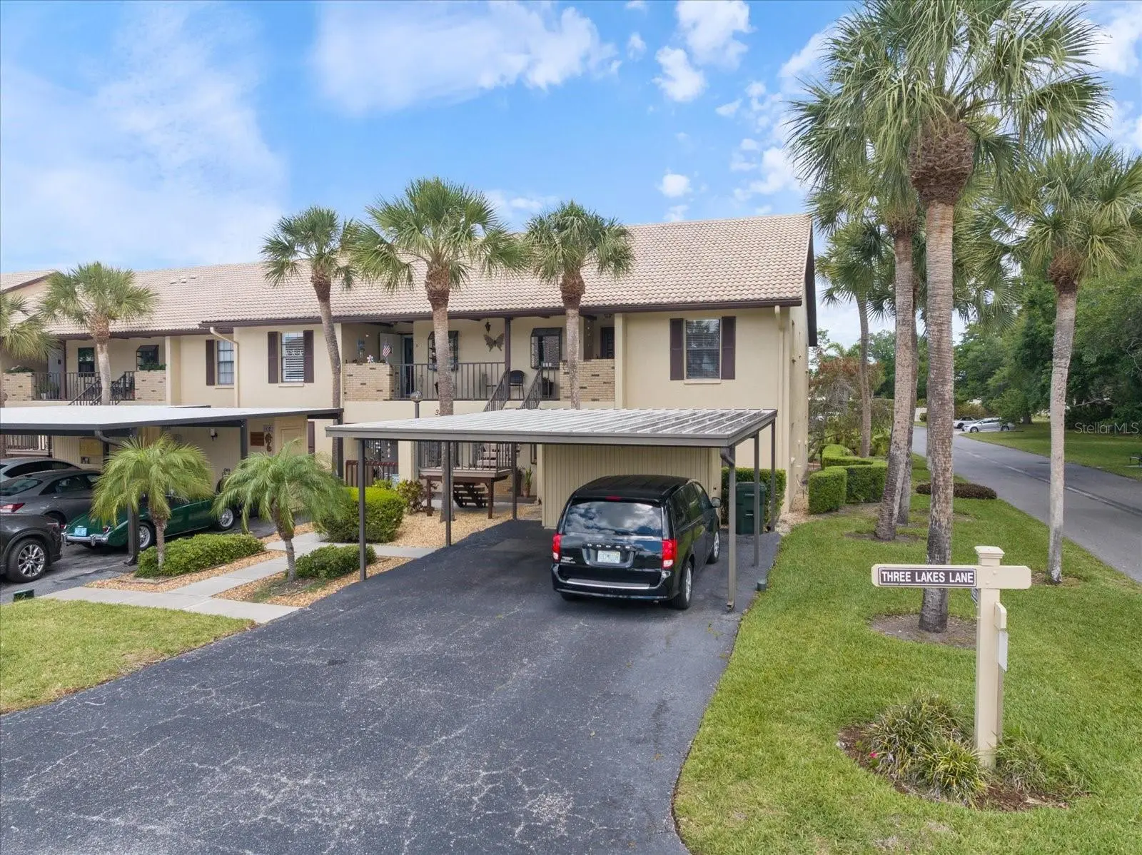 335 Three Lakes Lane, FL