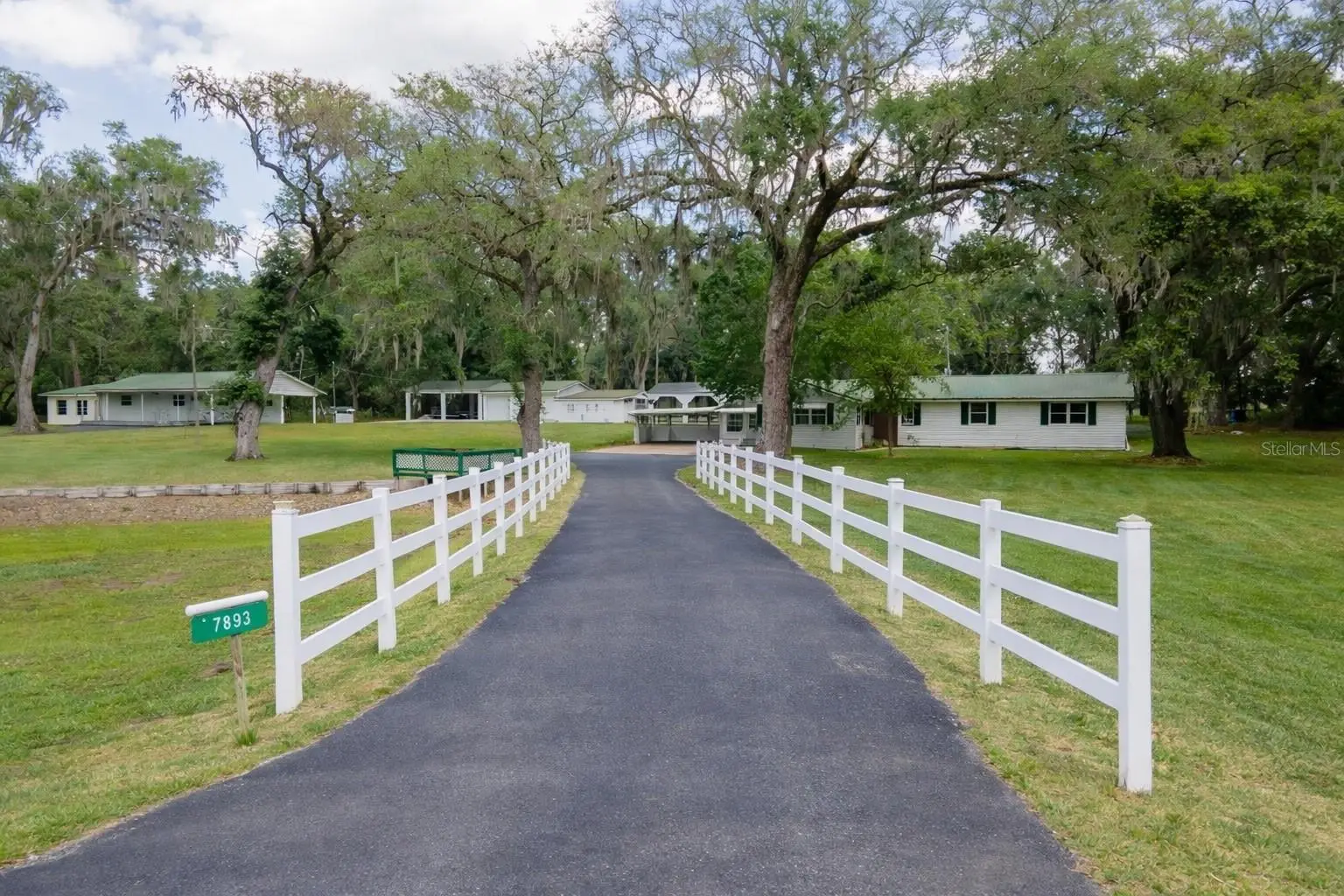 7893 Us Highway 441, FL