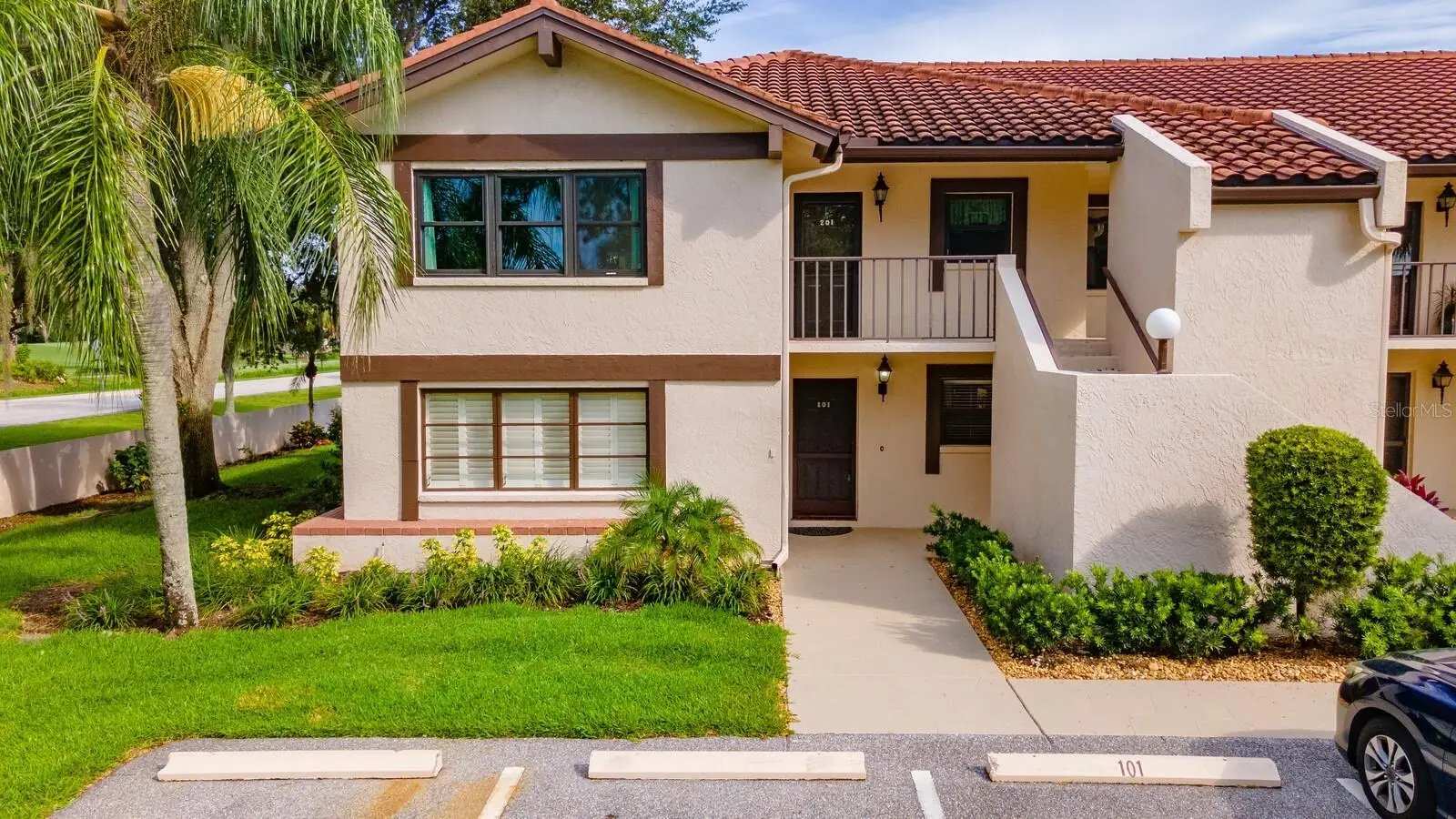 5640 Golf Pointe Dr #101