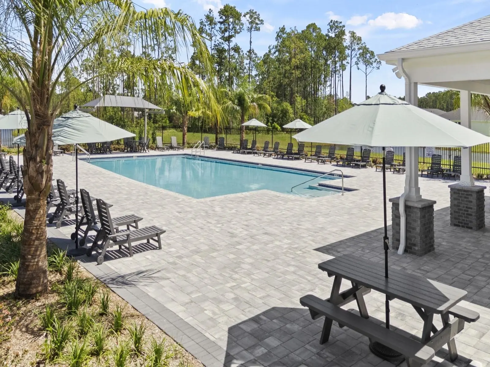 8 Wandering Creek Way, FL
