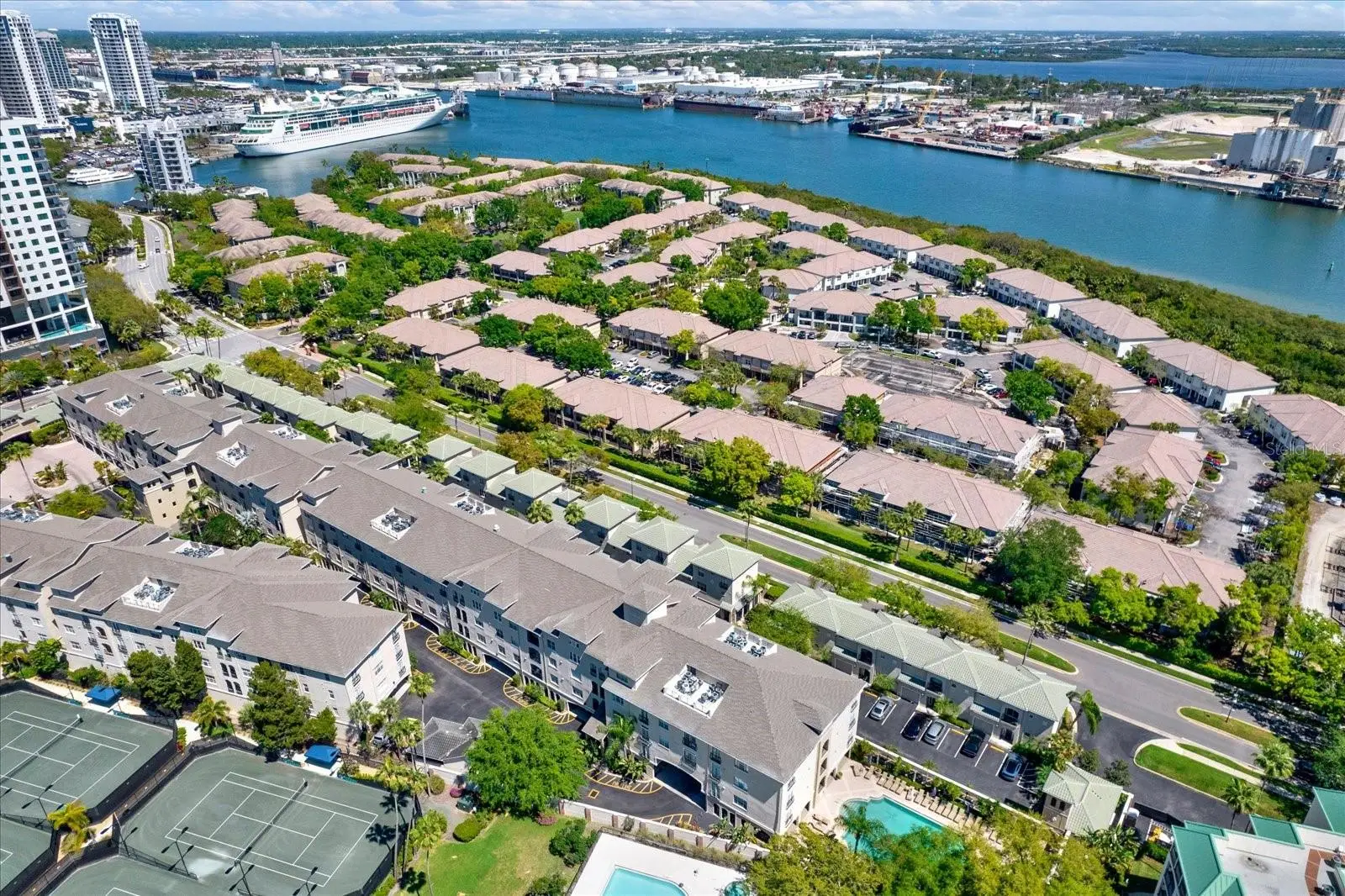 501 Knights Run Ave, FL