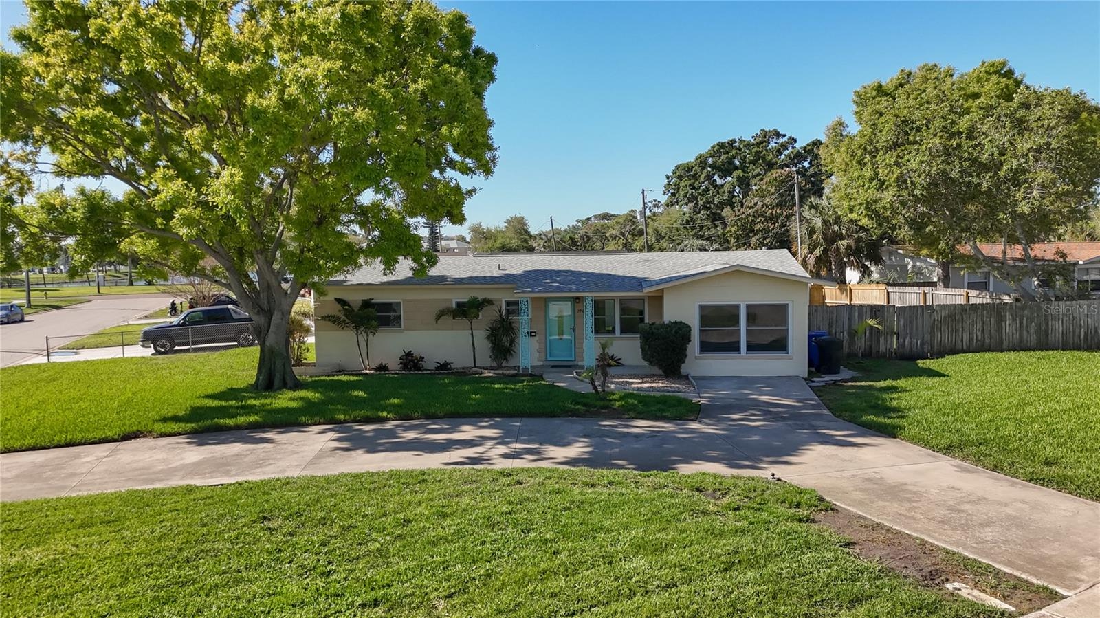 396 Lewis Boulevard, FL