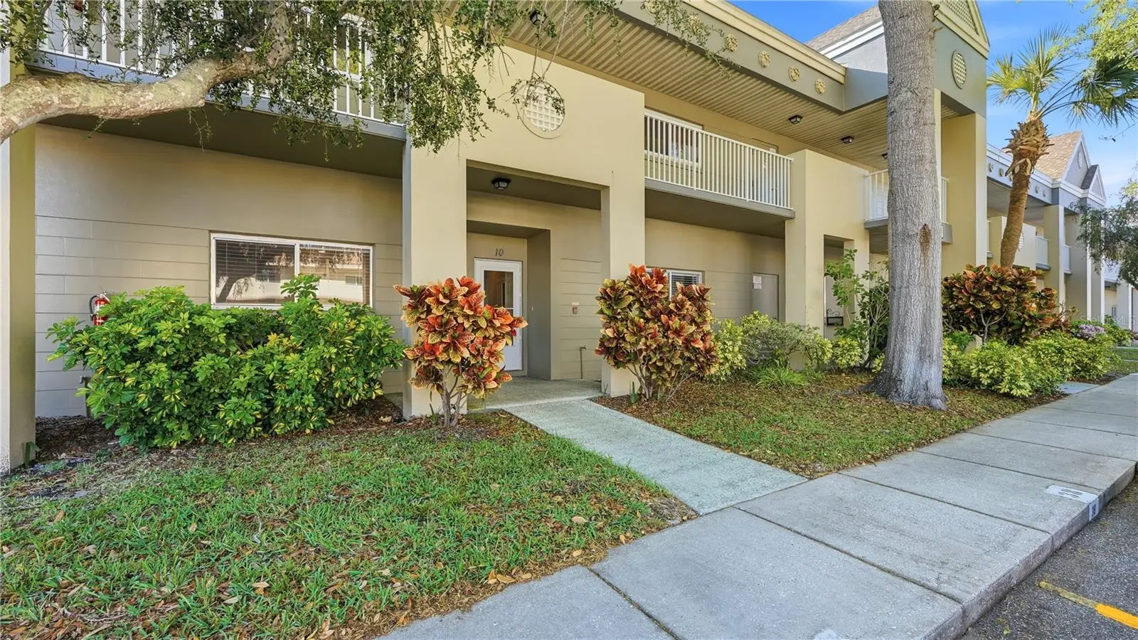 2296 Monaco Ln, FL