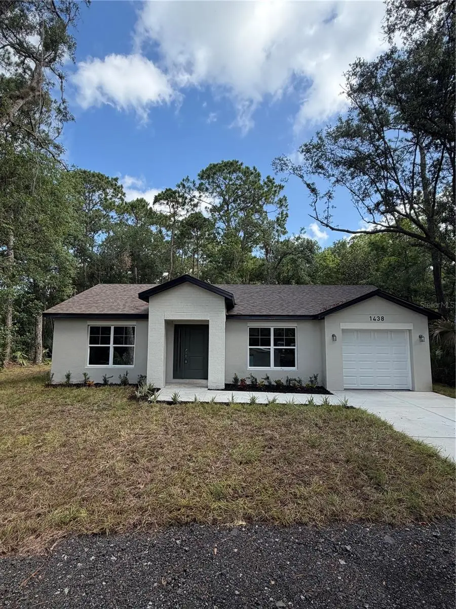 1438 Lake Harney, FL