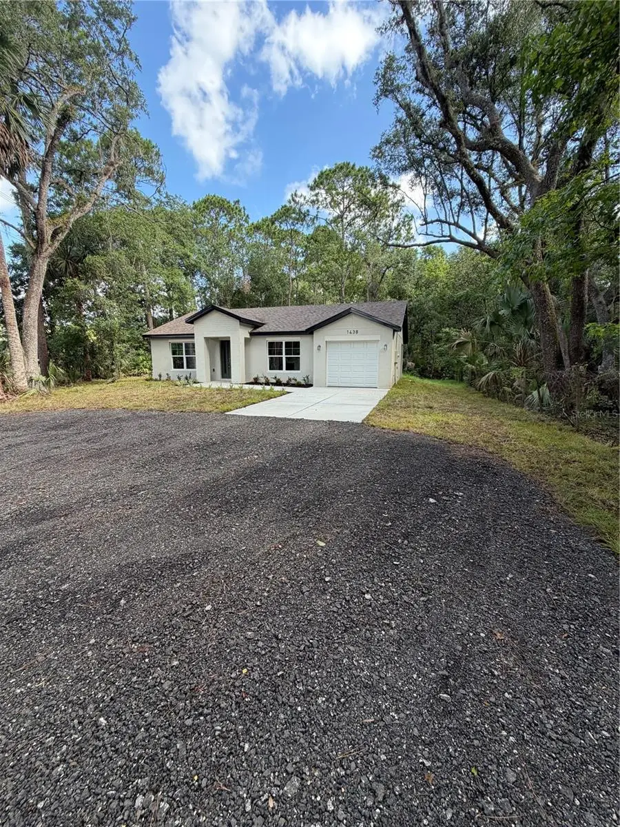 1438 Lake Harney, FL