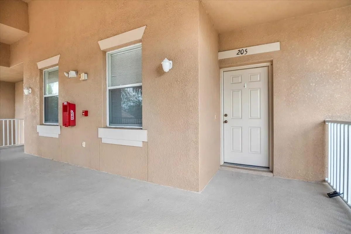 1003 Fairwaycove Lane, FL